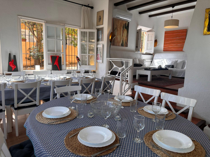 Food & Drinks 3, Casa unica con jardin a 45 metros de la playa. BE, Girona