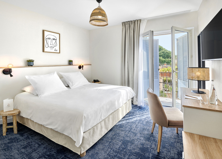 Bedroom 3, Hotel Le Suquet Cannes, Alpes-Maritimes