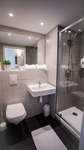 Bathroom 5, Oneloft Hotel, Bas-Rhin