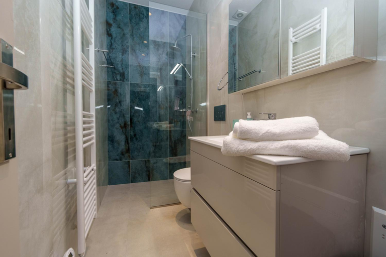 Bathroom 2, Ydorilion Suites, Epirus