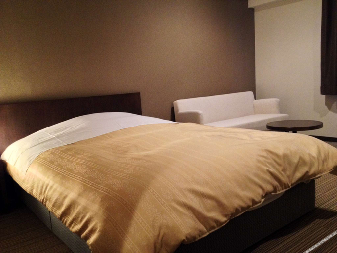 Bedroom 5, Hotel Shiro, Funabashi