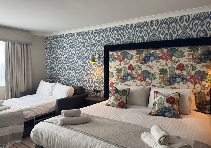 Bedroom 4, Thatchers Hotel, Surrey