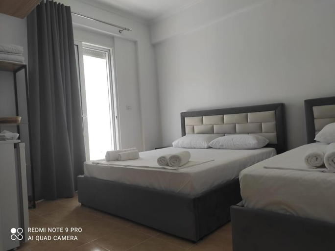 Others 4, Villa Inna, Sarandës