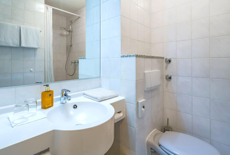 Bathroom 4