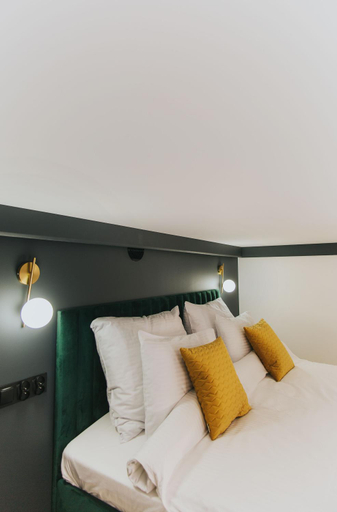 Bedroom 28