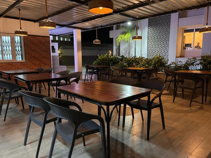 Food & Drinks 5, Palm Regal Resort, Ganjam