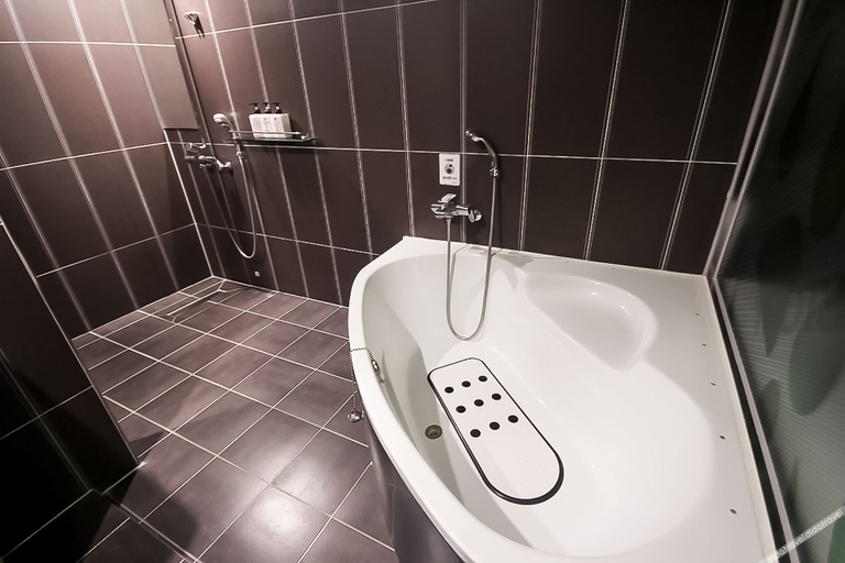 Bathroom 5, Andong Hotel Gung, Andong