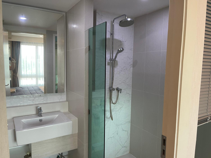 Bathroom 4, Seven Seas Resort Pattaya, Pattaya