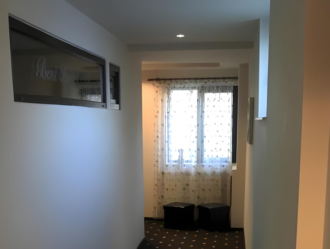 Others 4, Best Hotel, Hunedoara