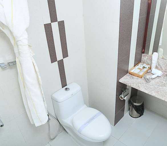 Bathroom 4, Aquaria The Boutique Resort, Ernakulam