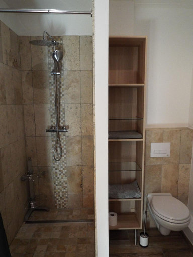 Bathroom, Le gite de Lonie Moulin de Tartay Avignon, Vaucluse