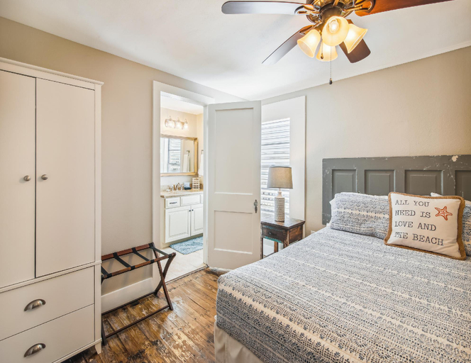 Bedroom 3, The Wooden Fin, Galveston