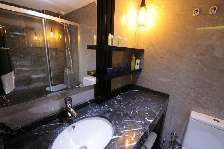 Bathroom 3, ルイス オテル, Gaziemir