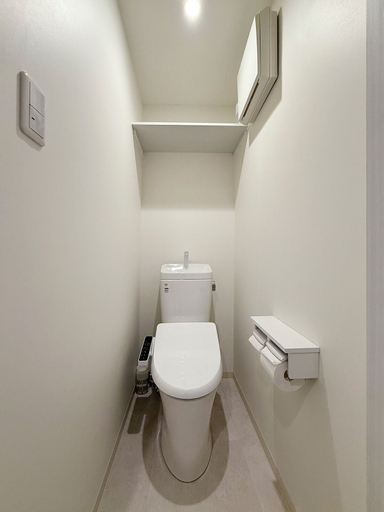 Bathroom 3, Nikke 301, Hiroshima