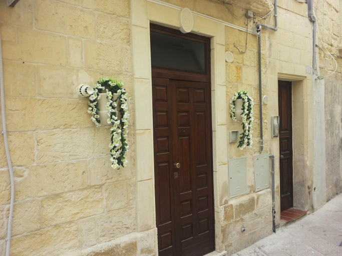 Others 4, La Corte piccola, Lecce
