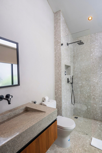 Bathroom 4, Nanna Villa Unit 2 by Betterplace, Badung