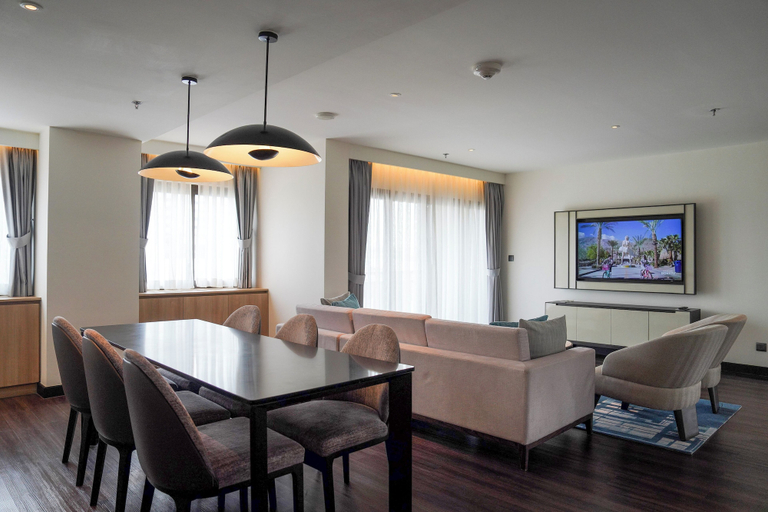 Dining Room 9
