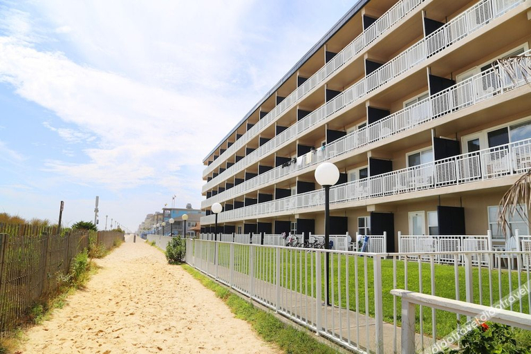 Exterior & Views 2, Dunes Suites Oceanfront, Worcester