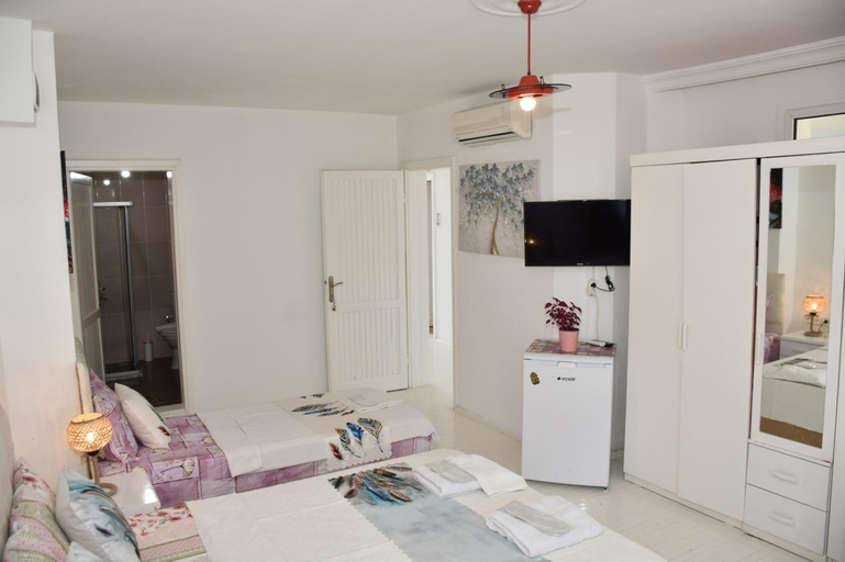 Others 5, beyaz alacatı, Çeşme