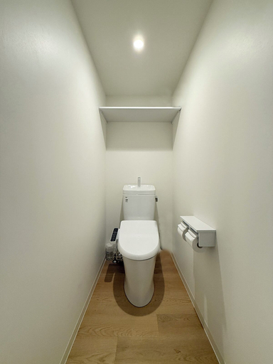 Bathroom 2, Nikke 302, Hiroshima