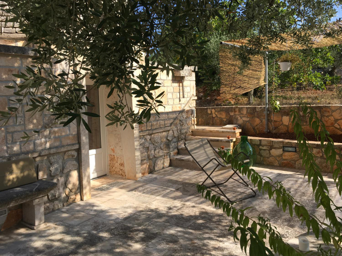 Others 4, Casa Zucchetta, Bari