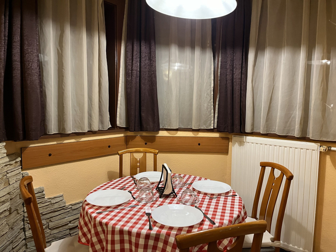 Food & Drinks 5, Kristal Hotel, Budapesti