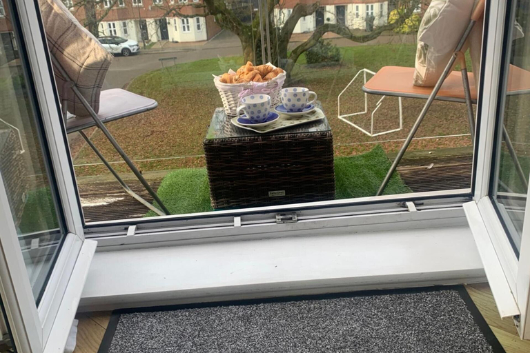 Interior 4, Sleeps 4/6 pet Friendly Parking nr Nec/warwick uni, Solihull