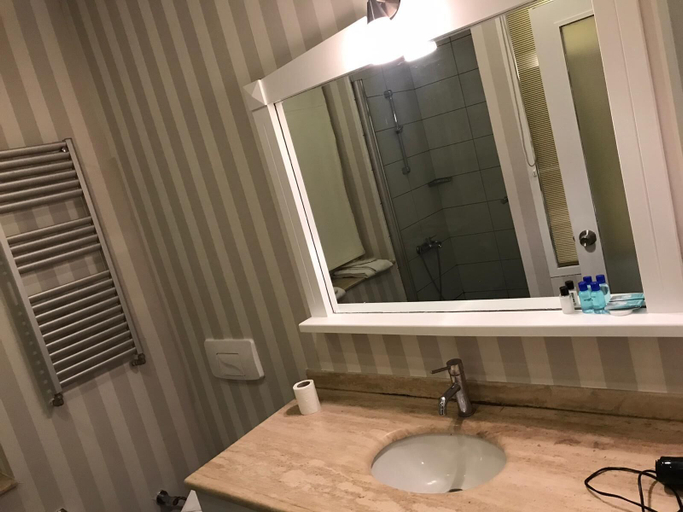 Bathroom 5, Voir Hotel Pera, Beyoğlu