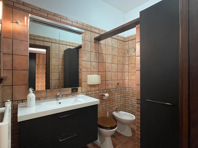 Others 5, B&B Dal Cappellaio Matto, Taranto