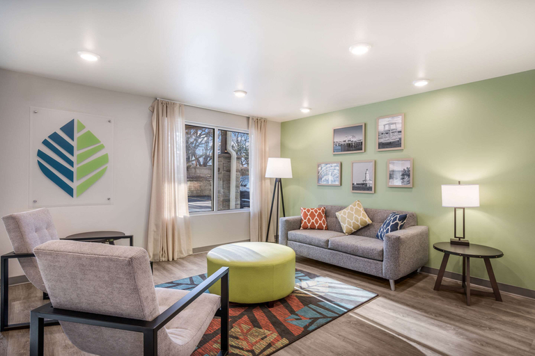Public Area, WoodSpring Suites Gurnee - Chicago, Lake