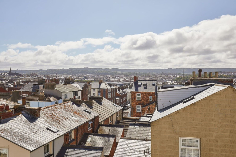 Room 2, Host Stay Apartment 4 Queens Court, North Yorkshire