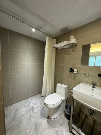 Bathroom 4, Rich & Free Hotel - Zhongshan, Taipei City