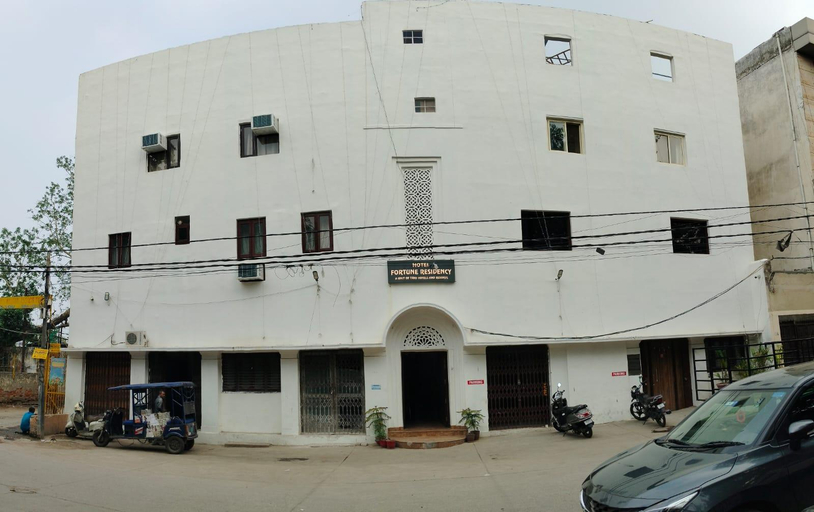 Others 3, Fortune Residency, West