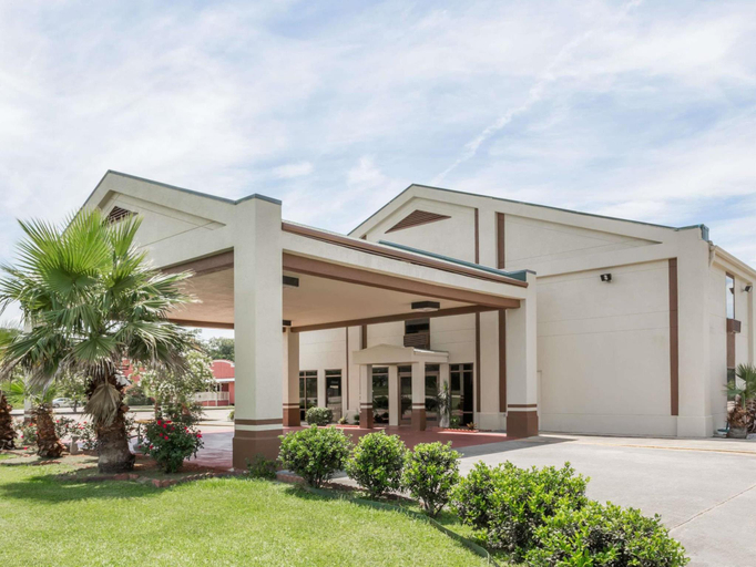 Exterior & Views 2, Days Inn by Wyndham Rayne/Crowley, Acadia