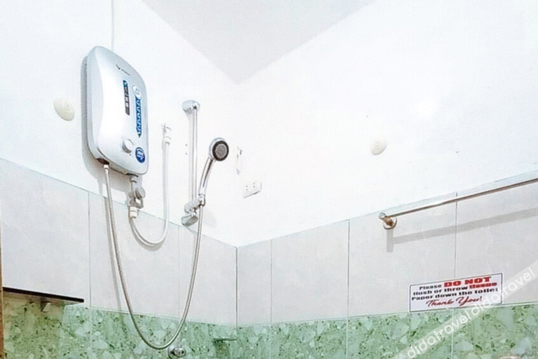 Bathroom 5, RedDoorz @ RHR Tourist Inn Canlaon, Canlaon City