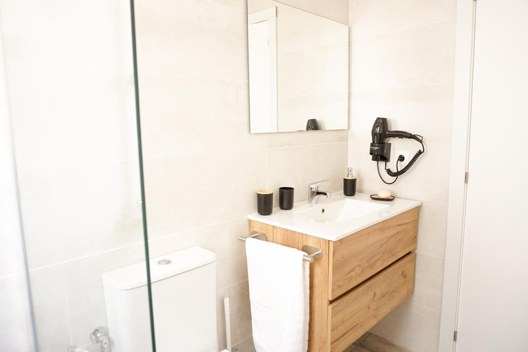 Bathroom 2, Martina I, Málaga