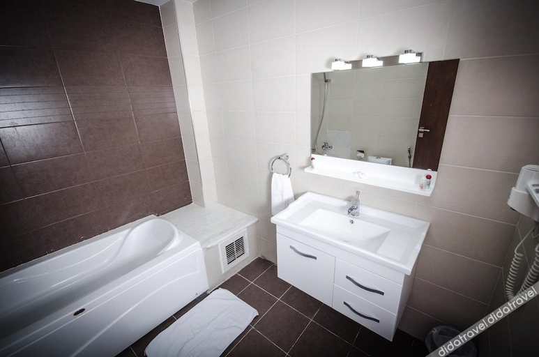 Bathroom 4, 호텔 엘베이 콘스탄티, Constantine