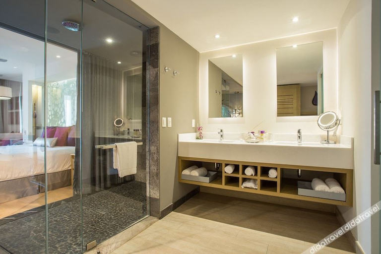 Bathroom 4, Secrets Riviera Cancún Resort & Spa - Adults Only - All Inclusive, Benito Juárez