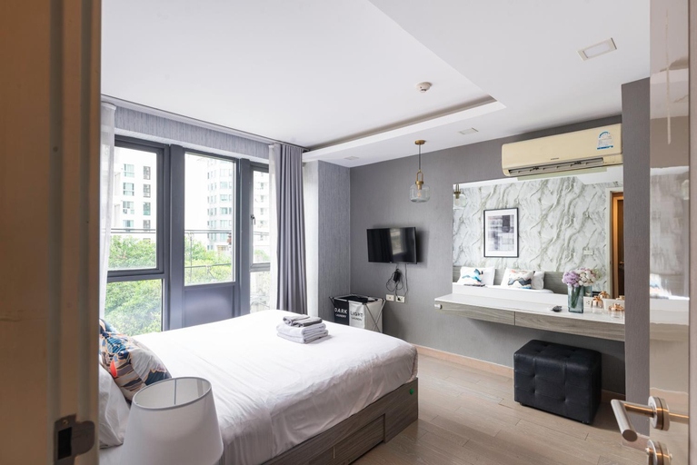 1, Dazzle Sukhumvit 7 by LeFoyer, Wattana