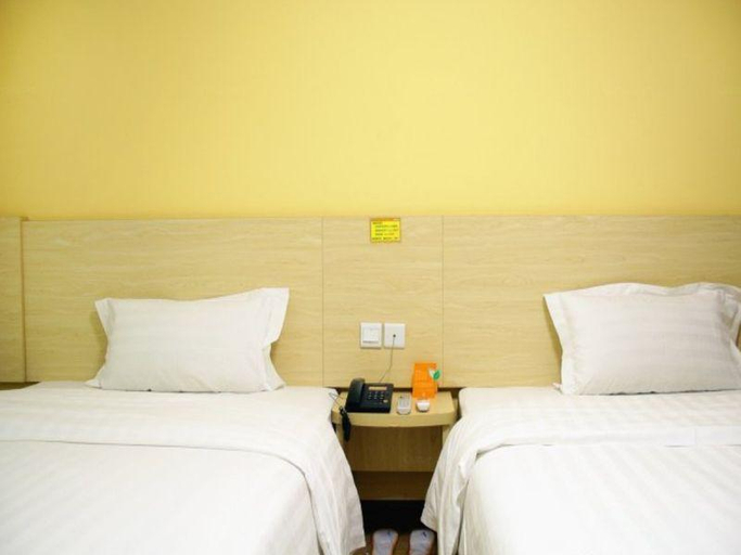 Bedroom 5, 7Days Inn Chain Hotel (Xi'an Anyuanmen Subway Station Beishaomen), Xi'an