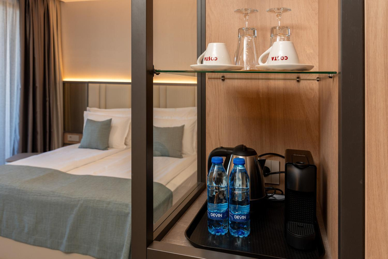 Bedroom 3, Atmosphere Hotel, Pavel Banya