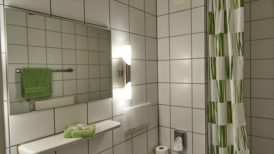 Bathroom 4, Klosterhotel Kreuz, Dorneck