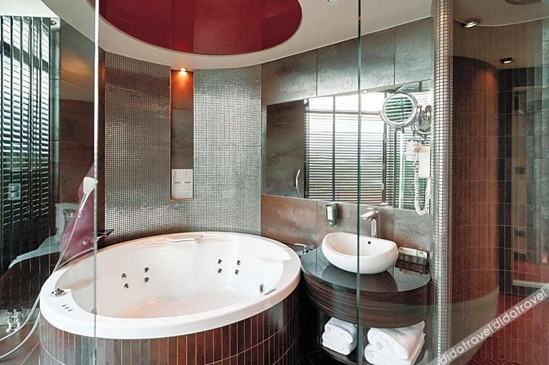 Bathroom 5, Blue Diamond Hotel Active SPA, Rzeszów