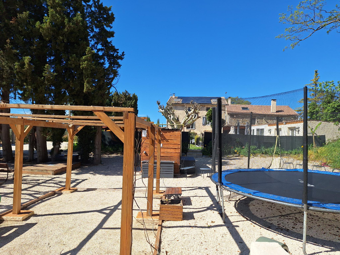 Others 5, Le gite de Lonie Moulin de Tartay Avignon, Vaucluse