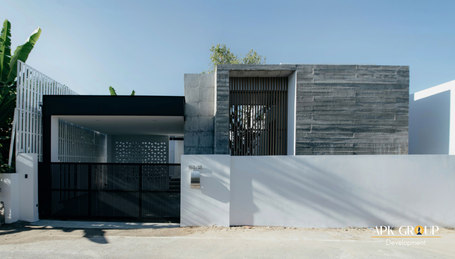 Exterior & Views