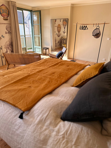 Bedroom 2, LA DEMEURE, Oise