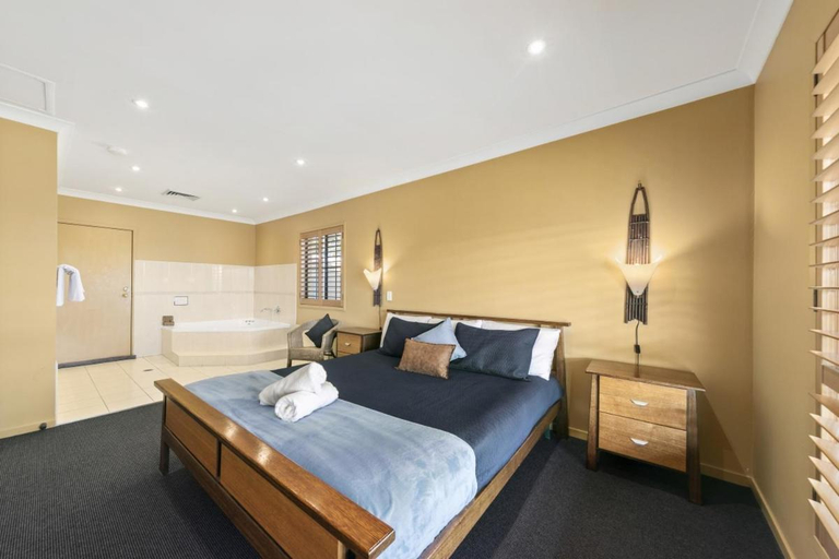 Others 4, Broken View Estate, Cessnock