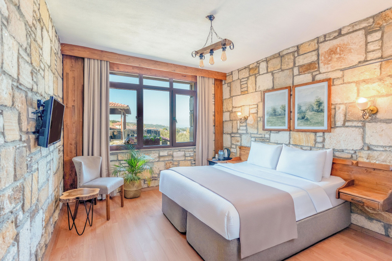 Bedroom 3, Kozbeyli Konagi, Foça