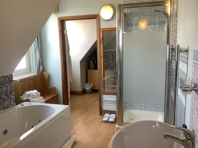 Bathroom 4, Beaumont House, Norfolk
