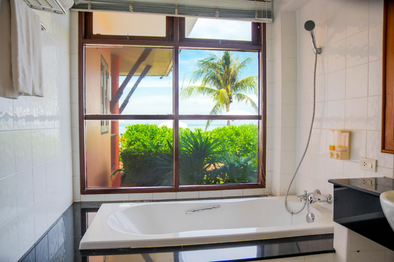 Bathroom 10